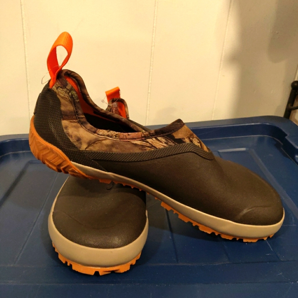 Muck shoes